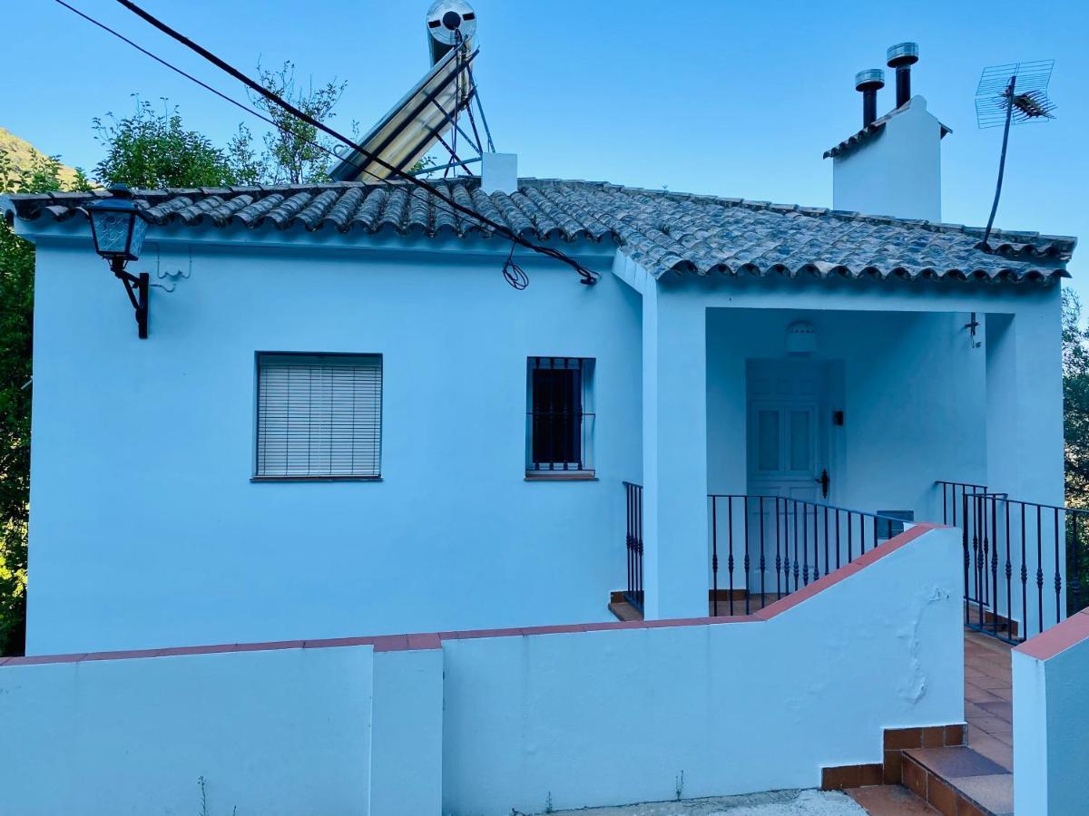 Stay Wild En Las Casitas De Huerta Arriba Benamahoma Exterior photo